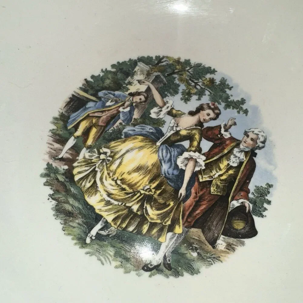 Warranted 22 Karat Serving Bowl Gold 8 3/4”